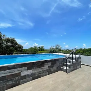  Holiday home Beautiful Modern House Private Pool
